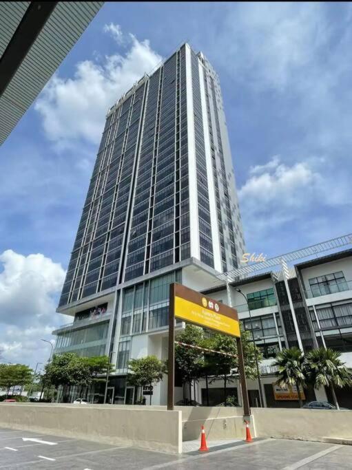 Revo Aurora Pavilion Bukit Jalil Freecarpark Kuala Lumpur